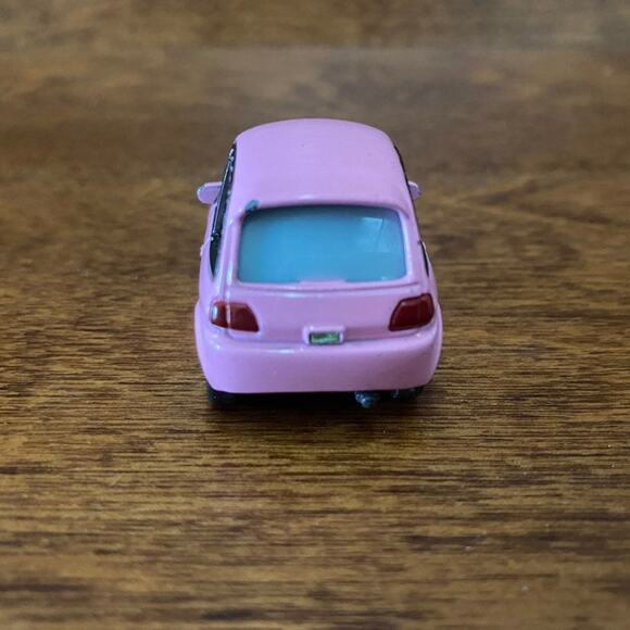 DISNEY PIXAR Cars Chuki Pink Metal Die Cast Car - Picture 3 of 5